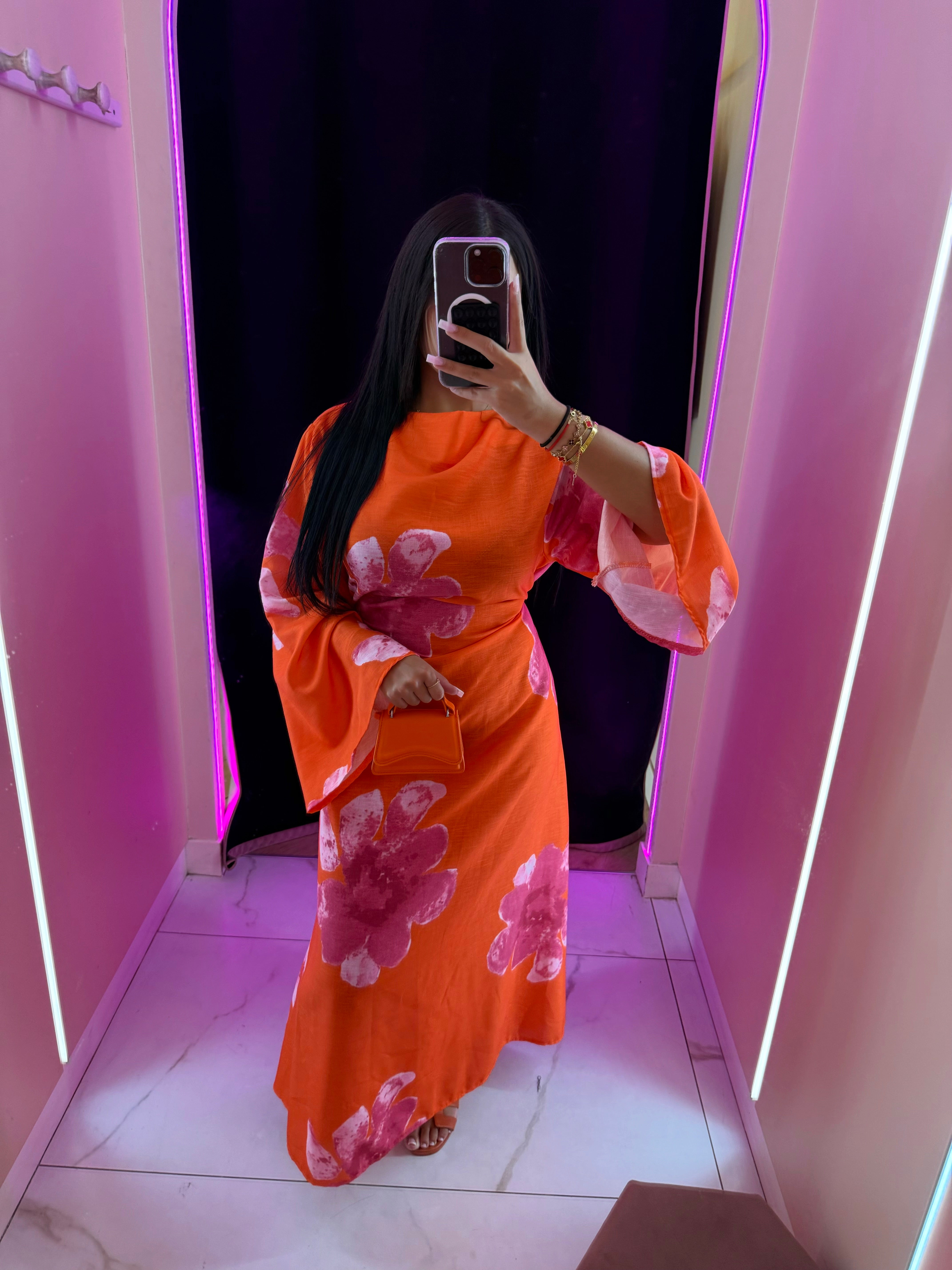 Magnifique robe fleurie ajustable au dos