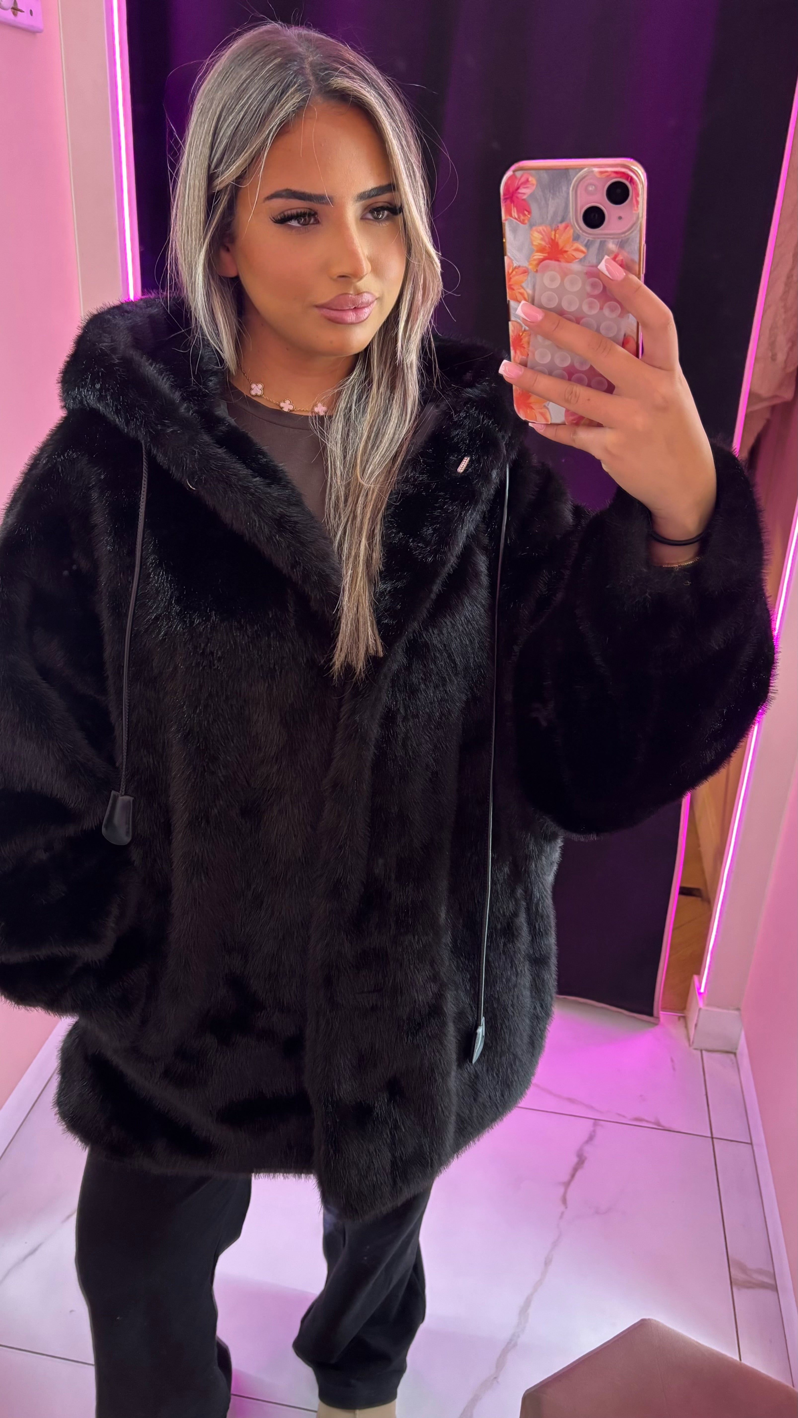 Fourrure végane à capuche