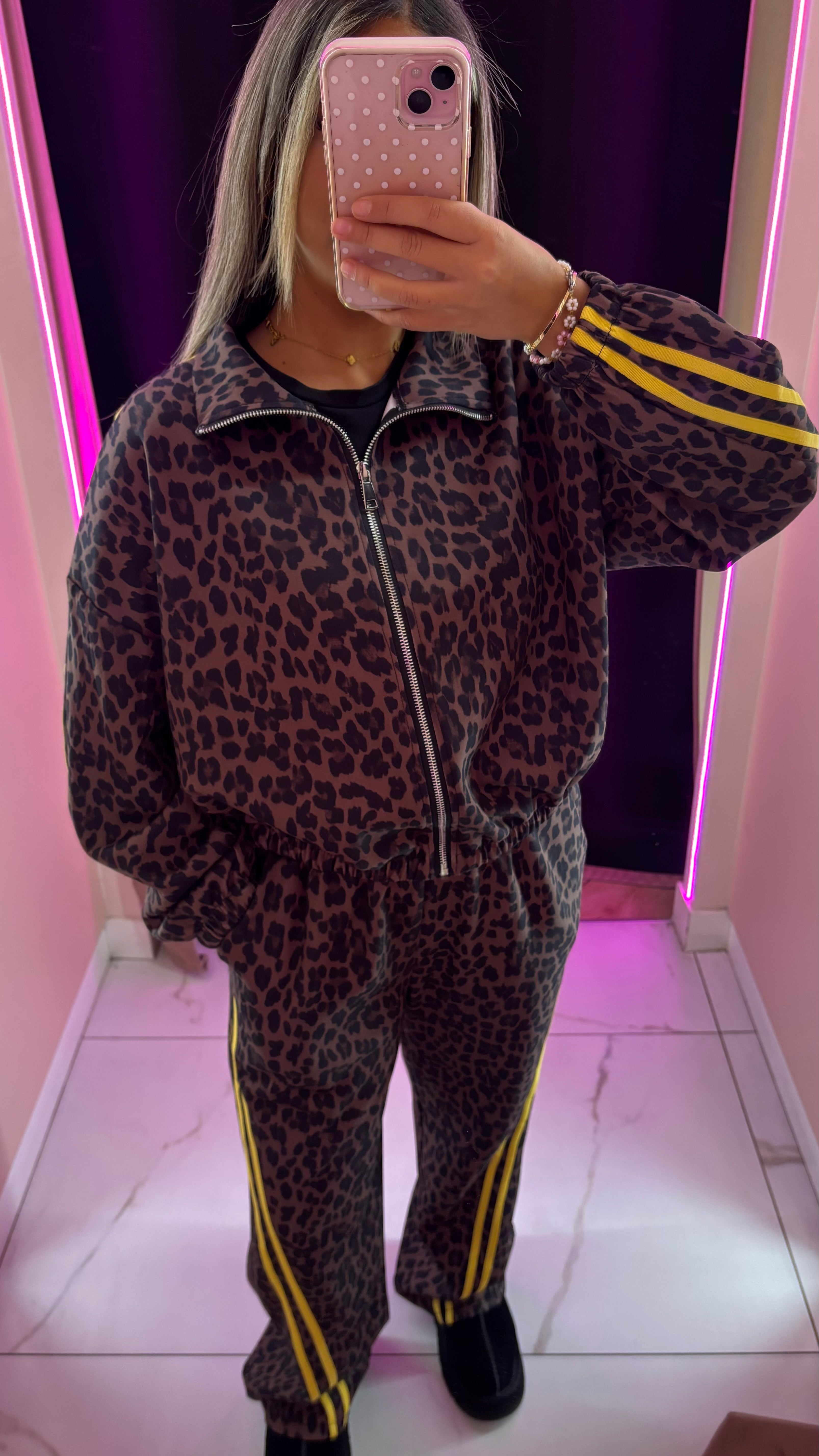 Ensemble jogging léopard 🐆 ( les couleurs correspond aux bandes )