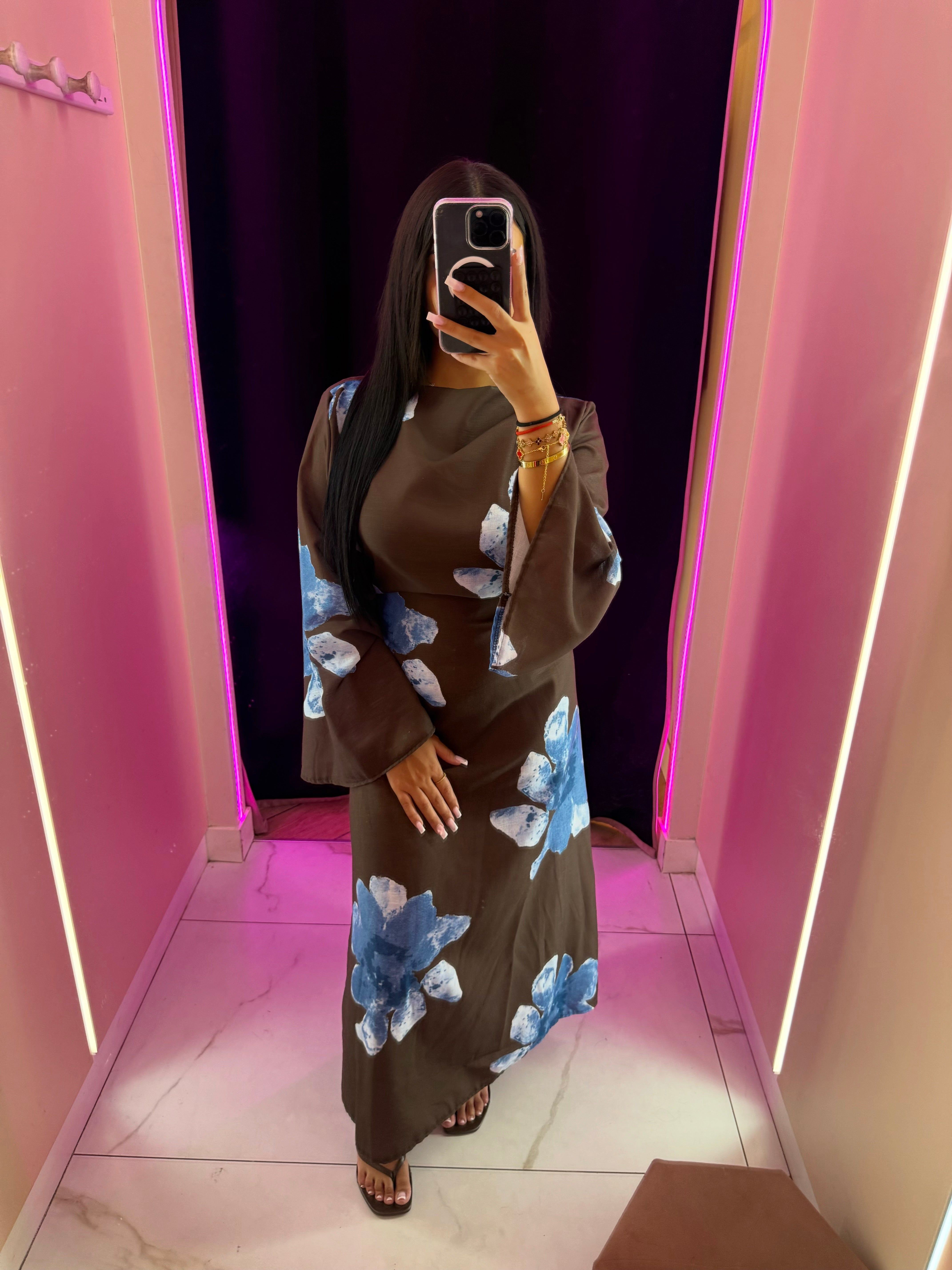 Magnifique robe fleurie ajustable au dos