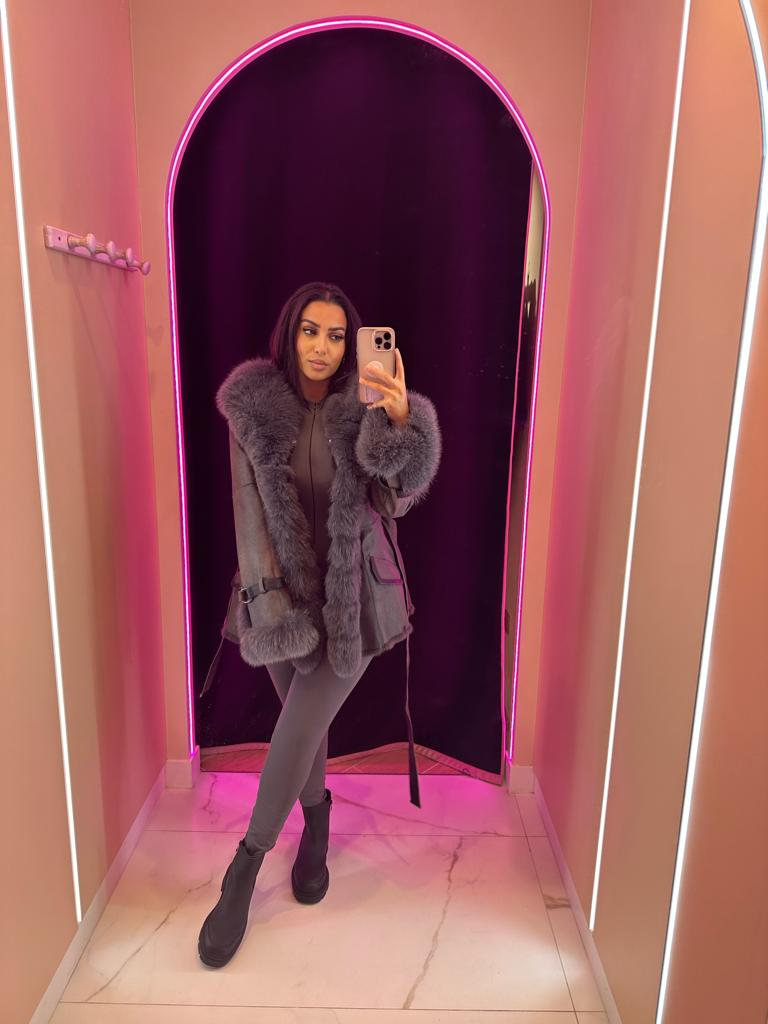 Veste en cuir vrai fourrure