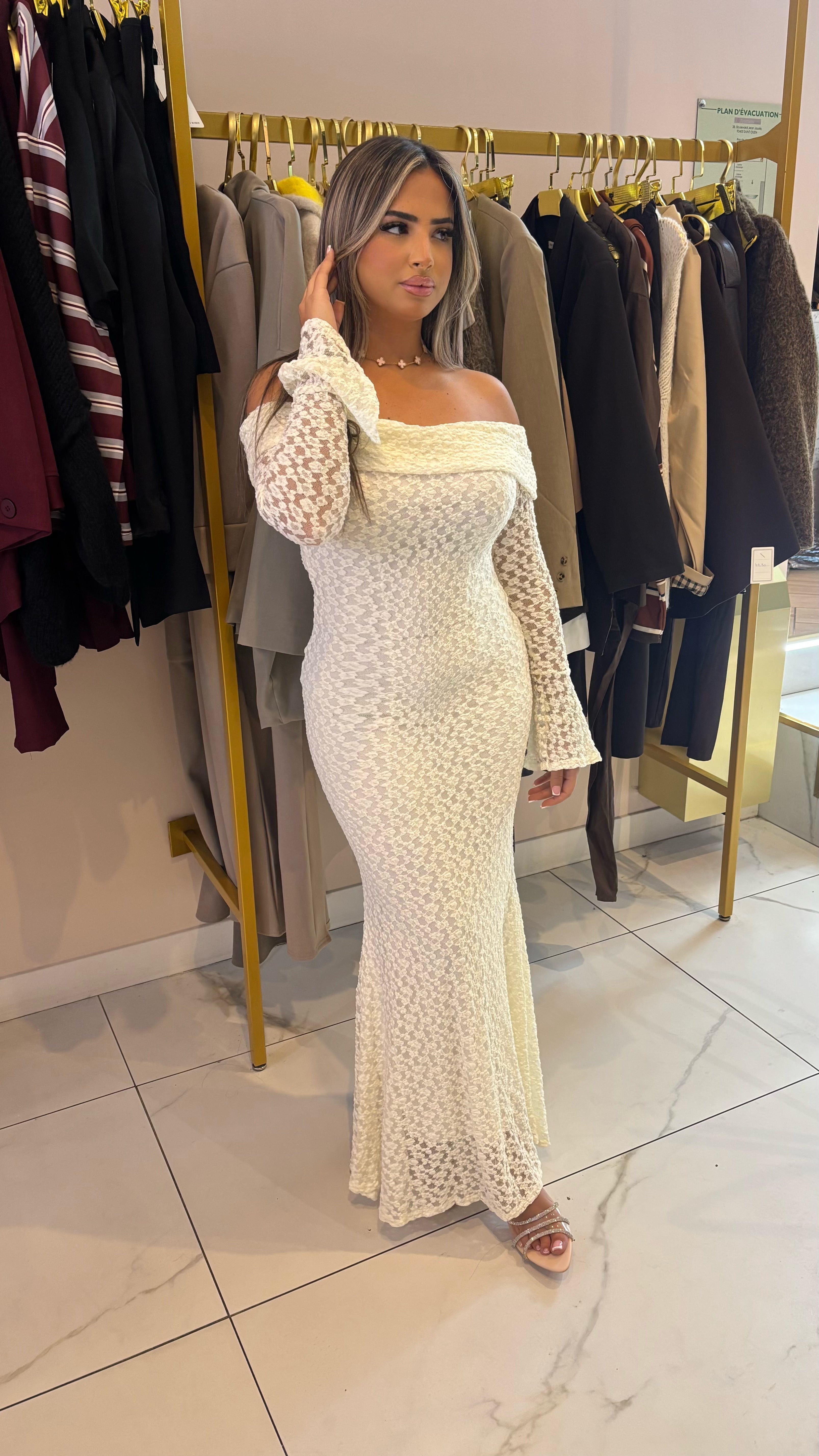 Robe épaule dénudé