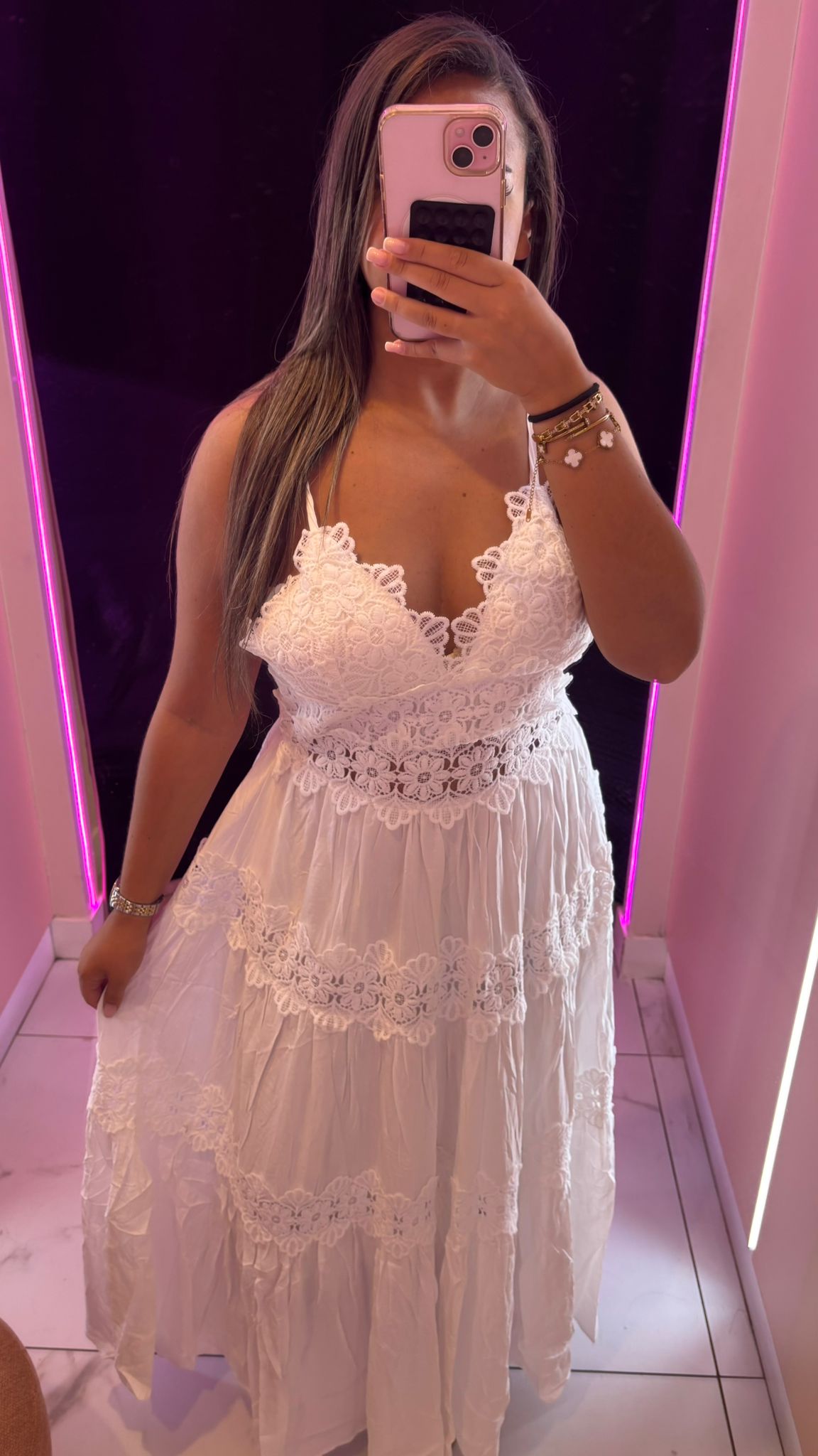 Robe longue broderie anglaise