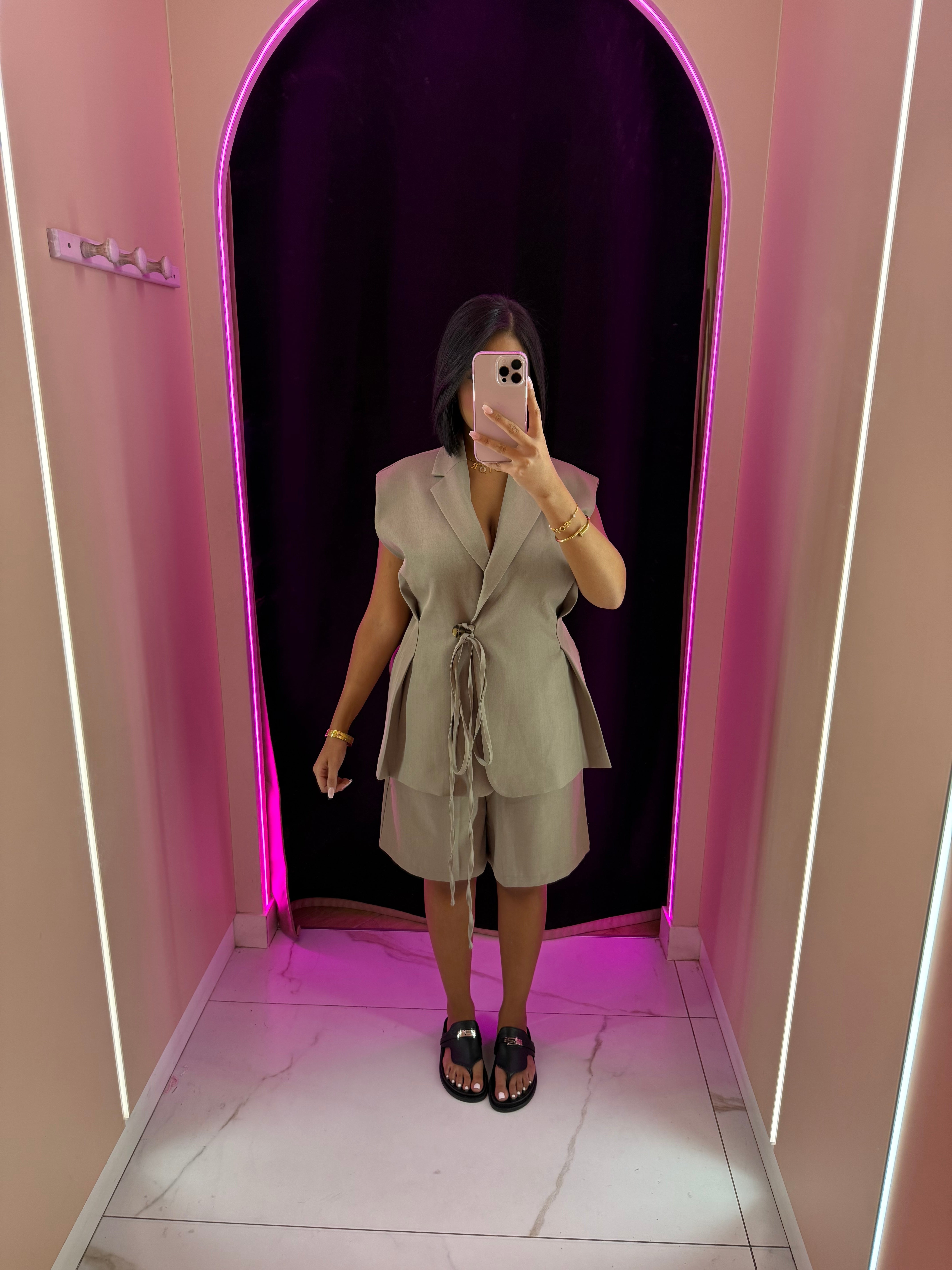 Ensemble de tailleur pantalon court