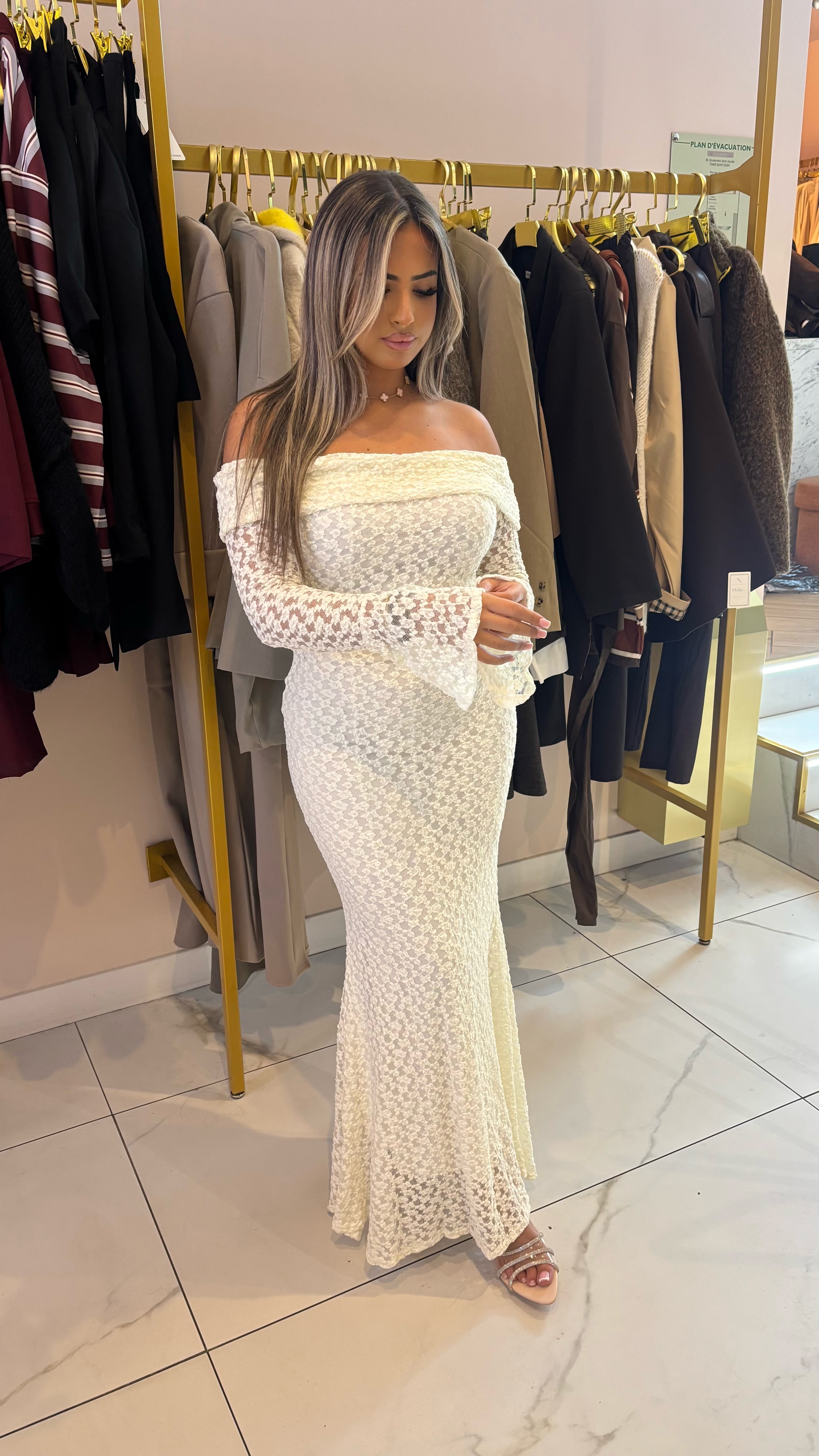 Robe épaule dénudé