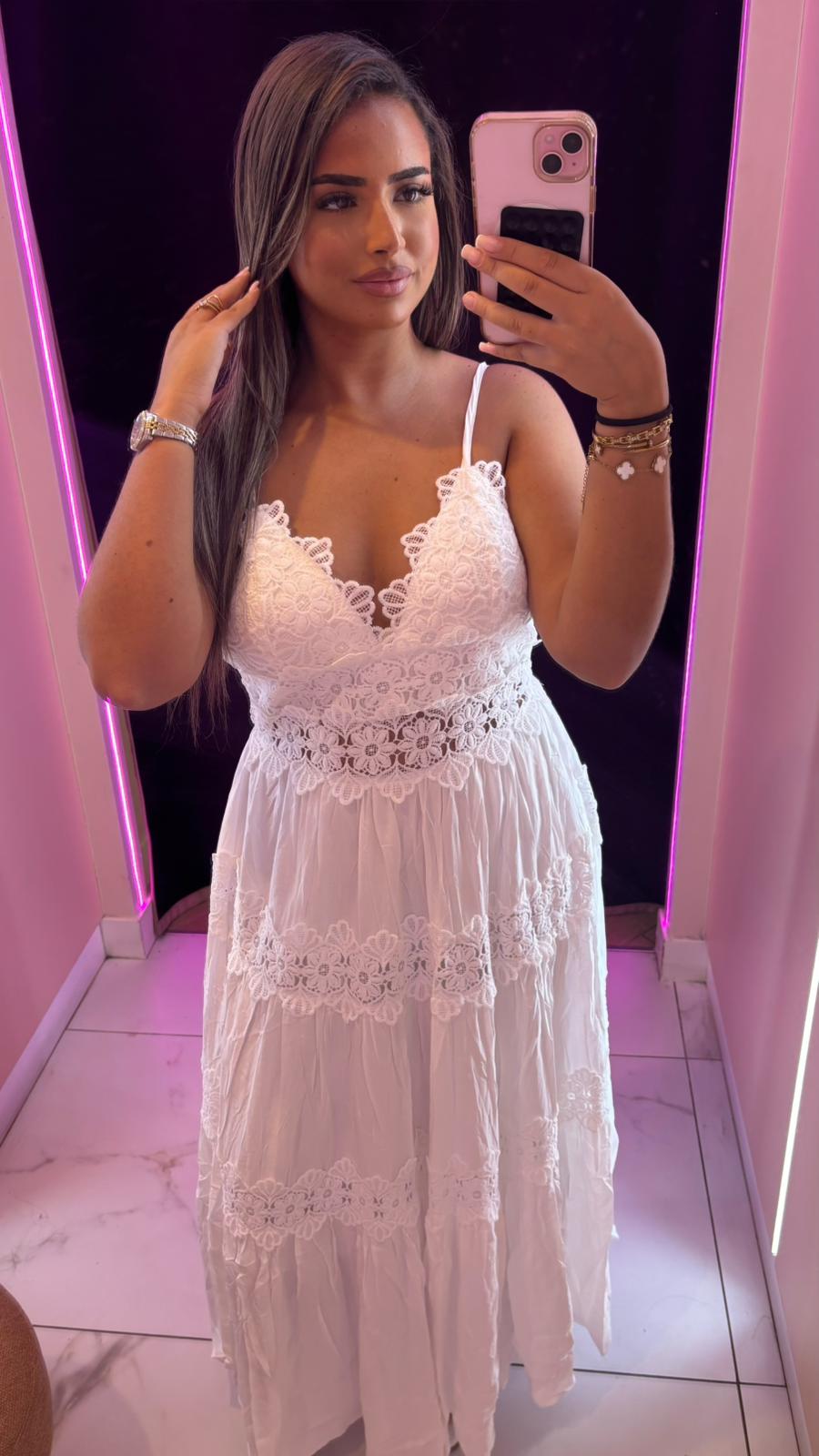 Robe longue broderie anglaise