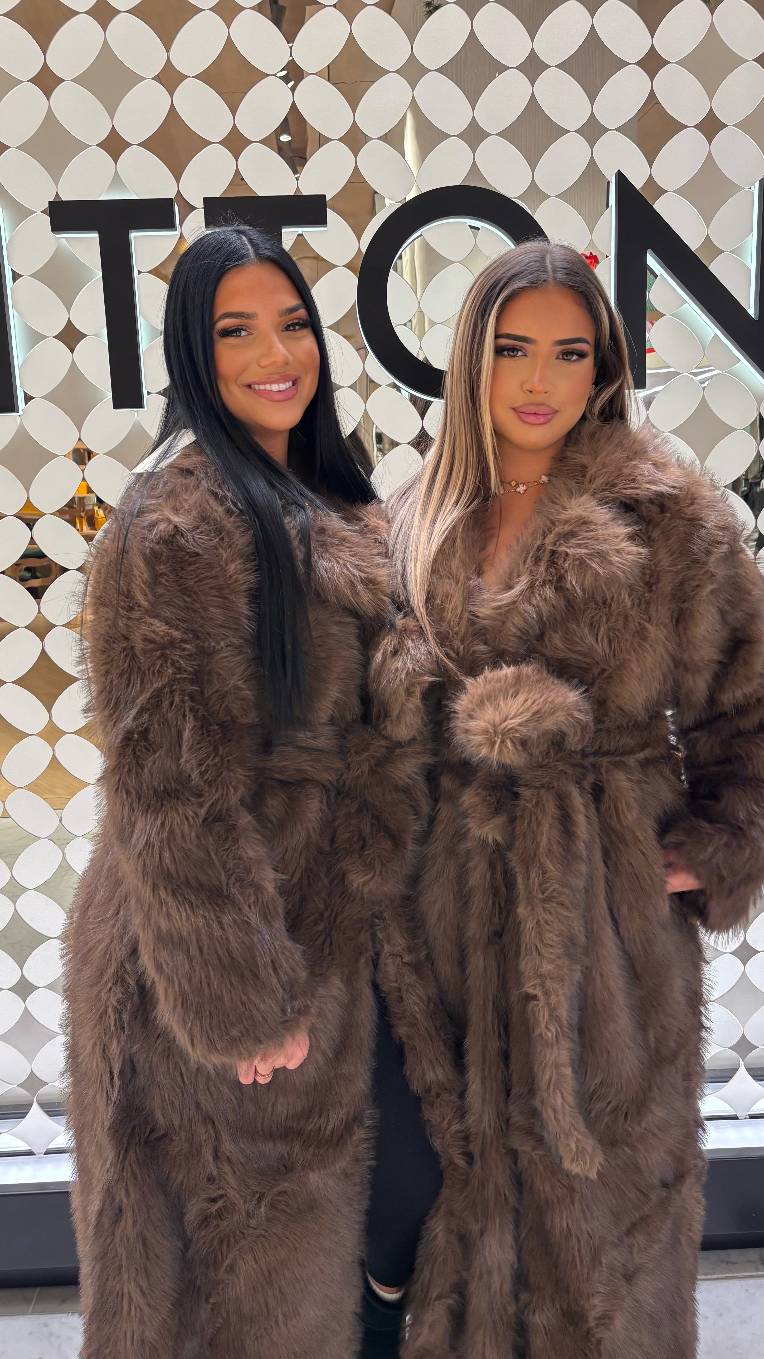 Fourrure végane longue avec ceinture