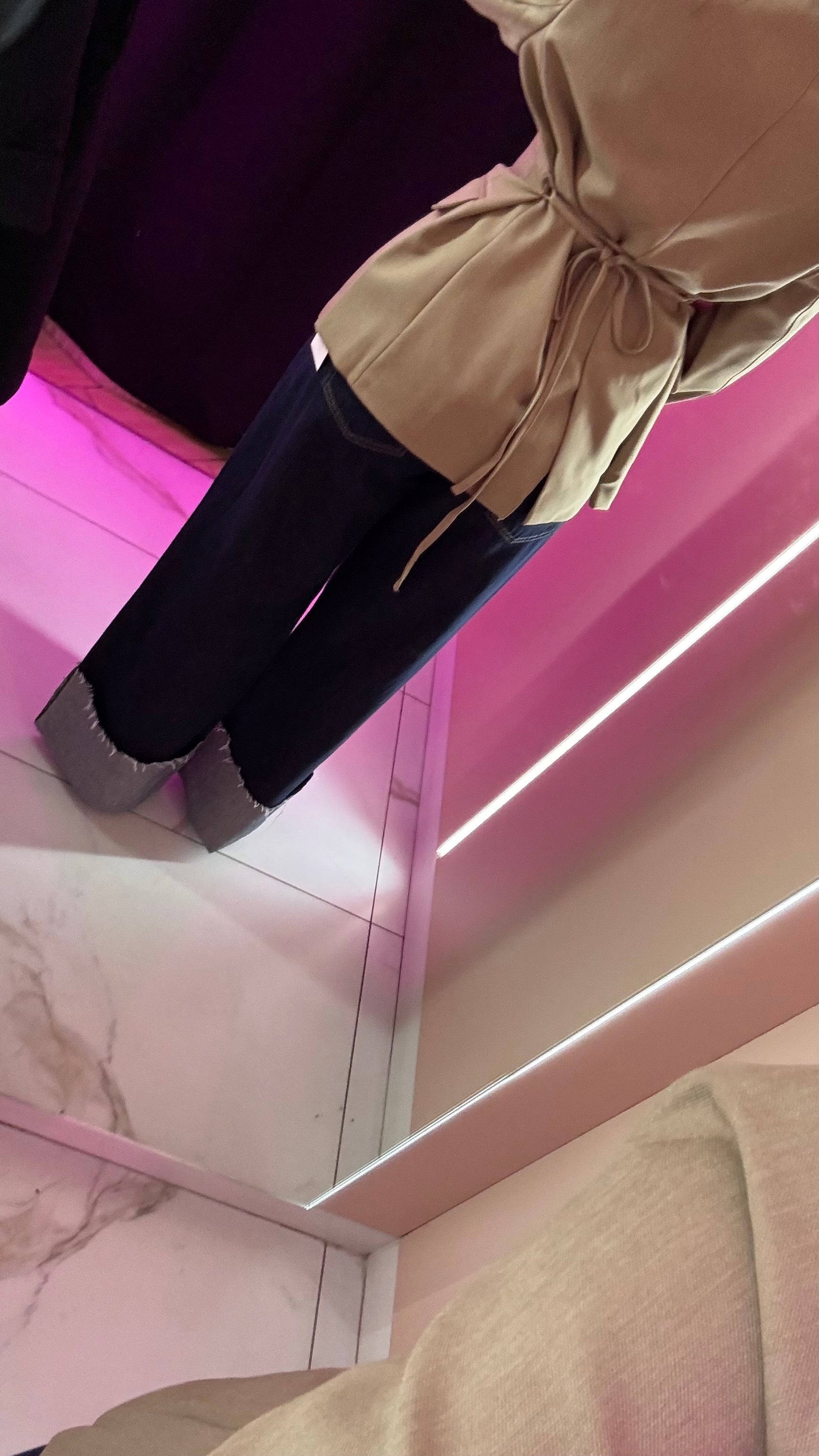 Blazer ceintré à la taille avec ceinture au dos