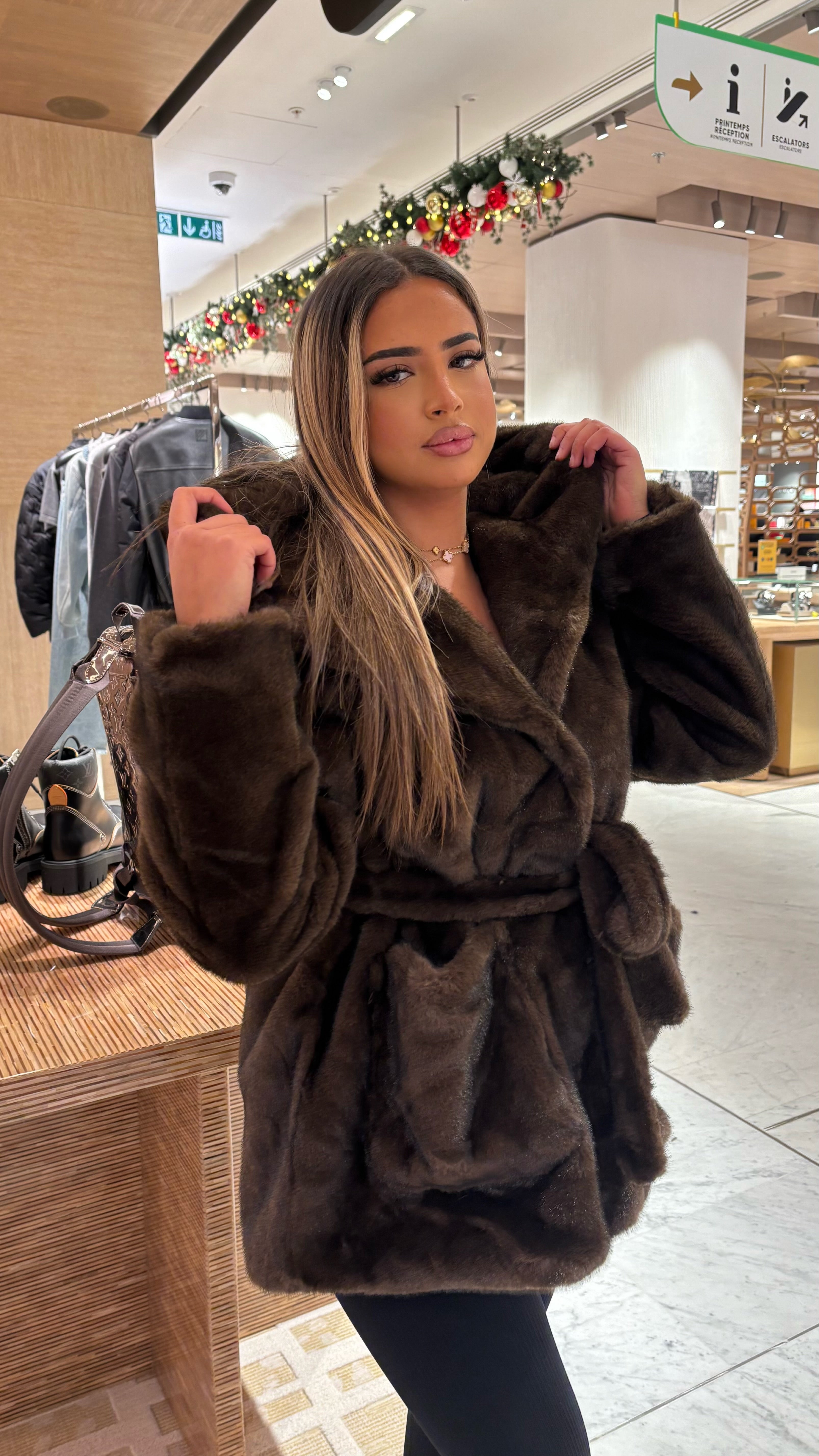 Fourrure végane capuche