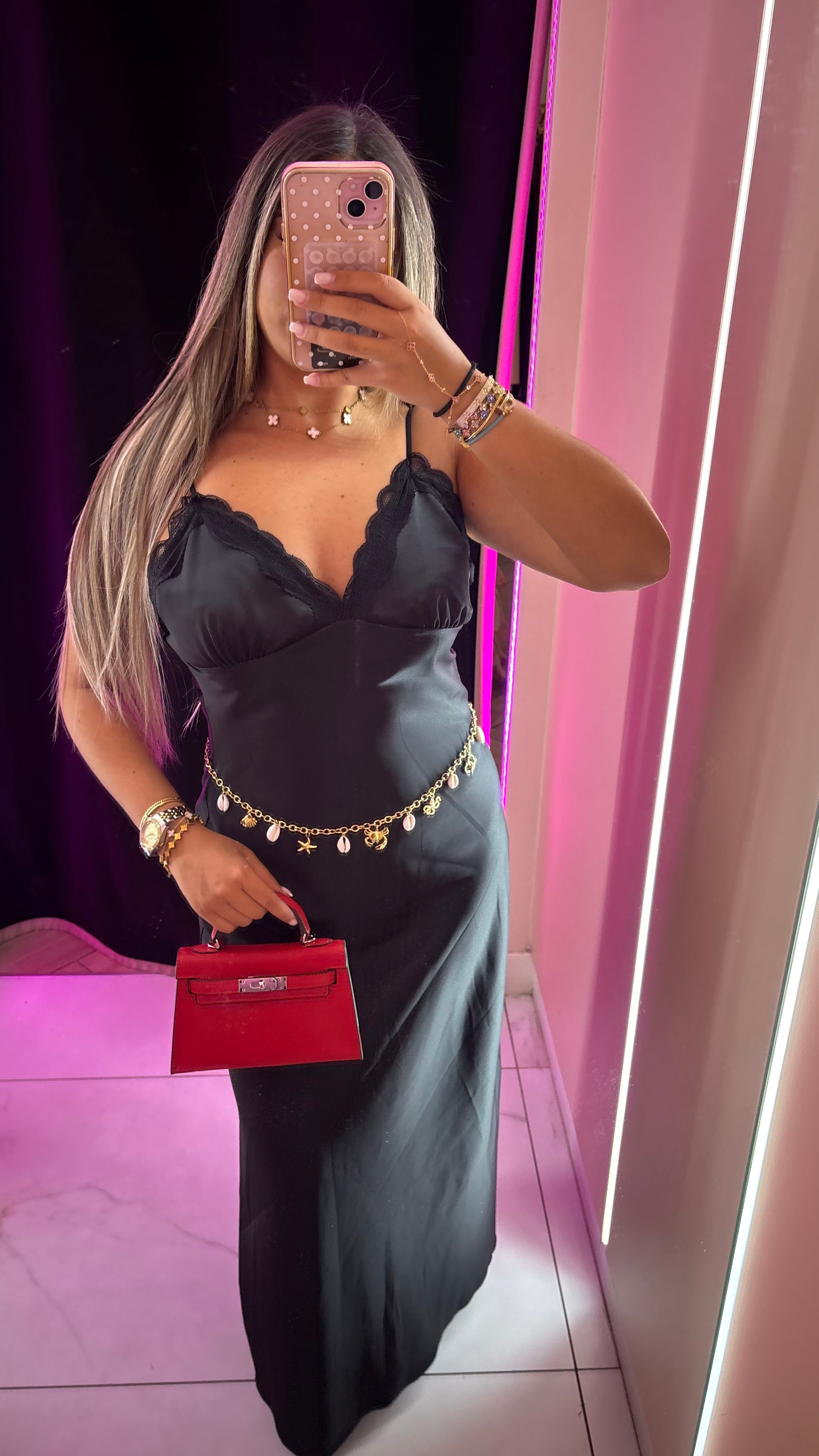 Magnifique robe détail dentelle