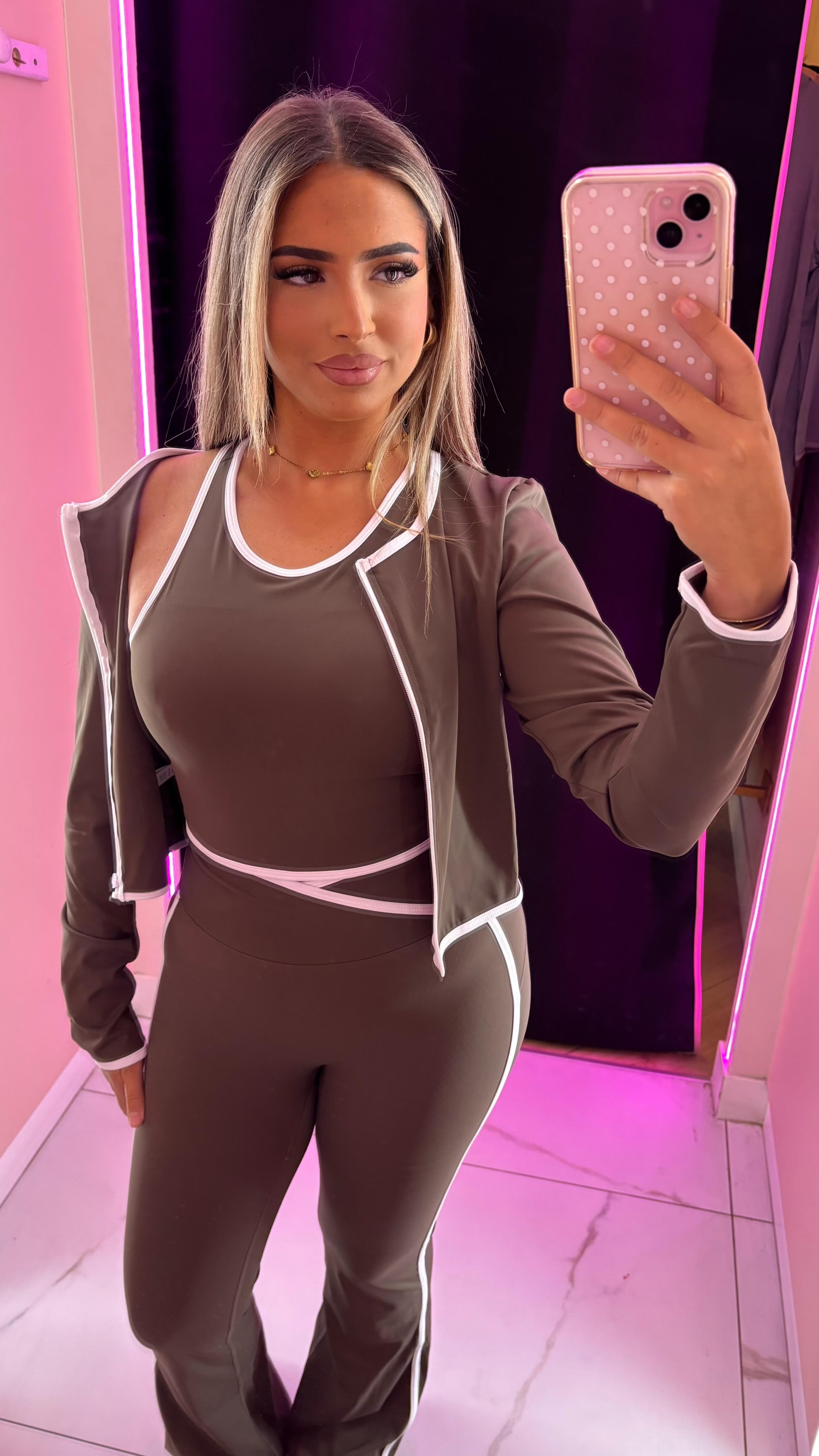 Ensemble 3 pièces ( veste + haut + pantalon ) chocolat 🍫