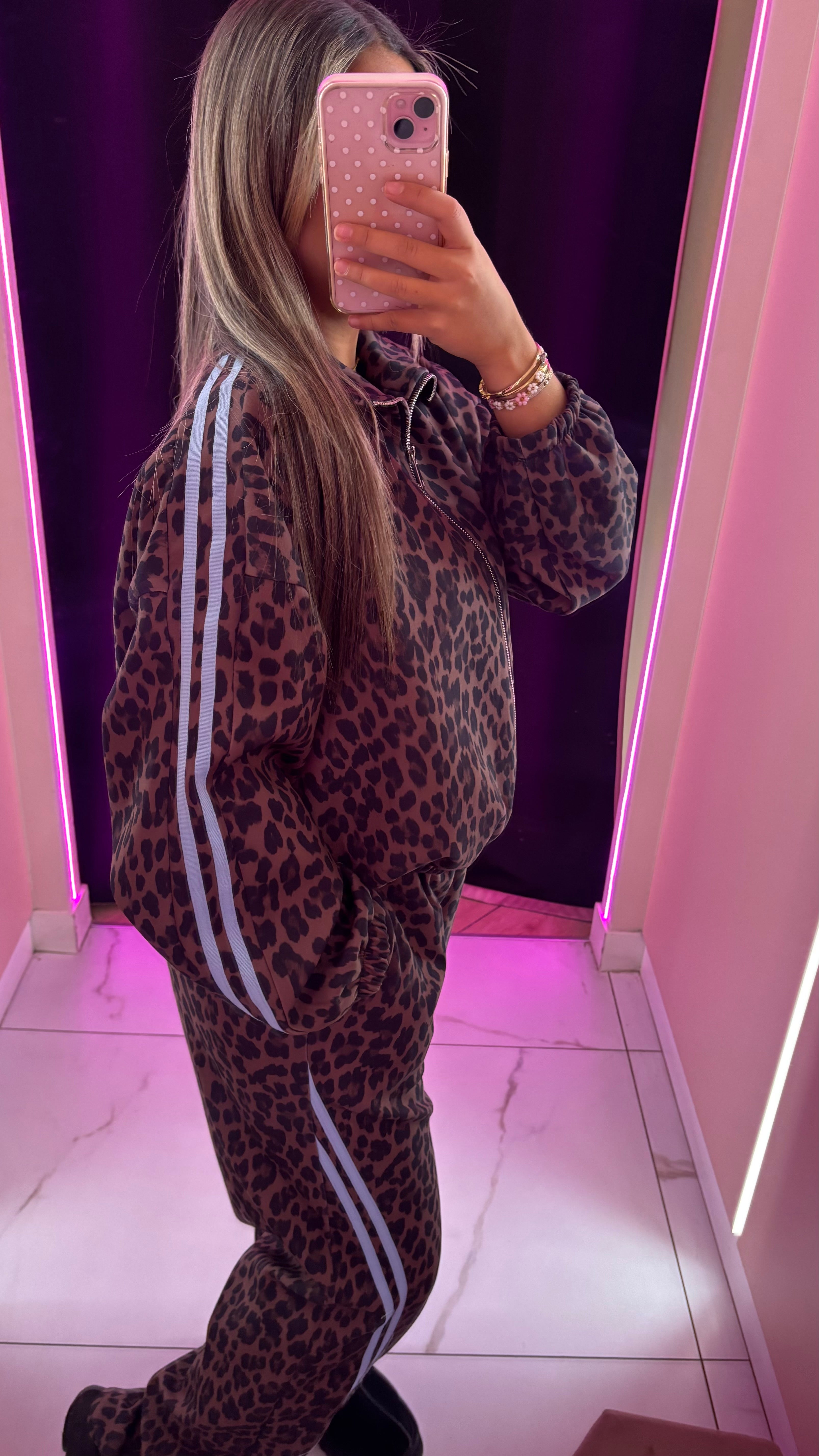 Ensemble jogging léopard 🐆 ( les couleurs correspond aux bandes )