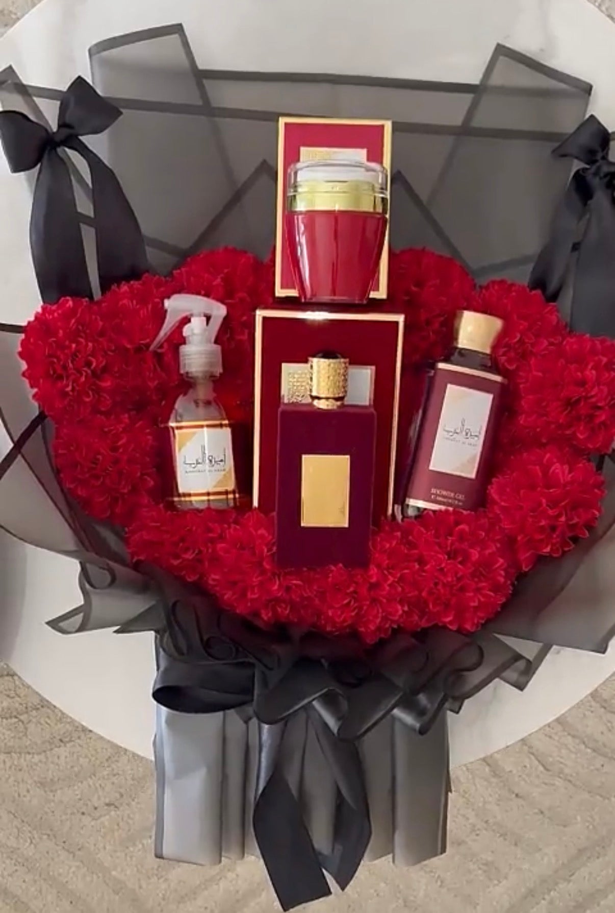 Bouquet ameerat 4 produit ( parfum , brume , gel douche , crème et spray )
