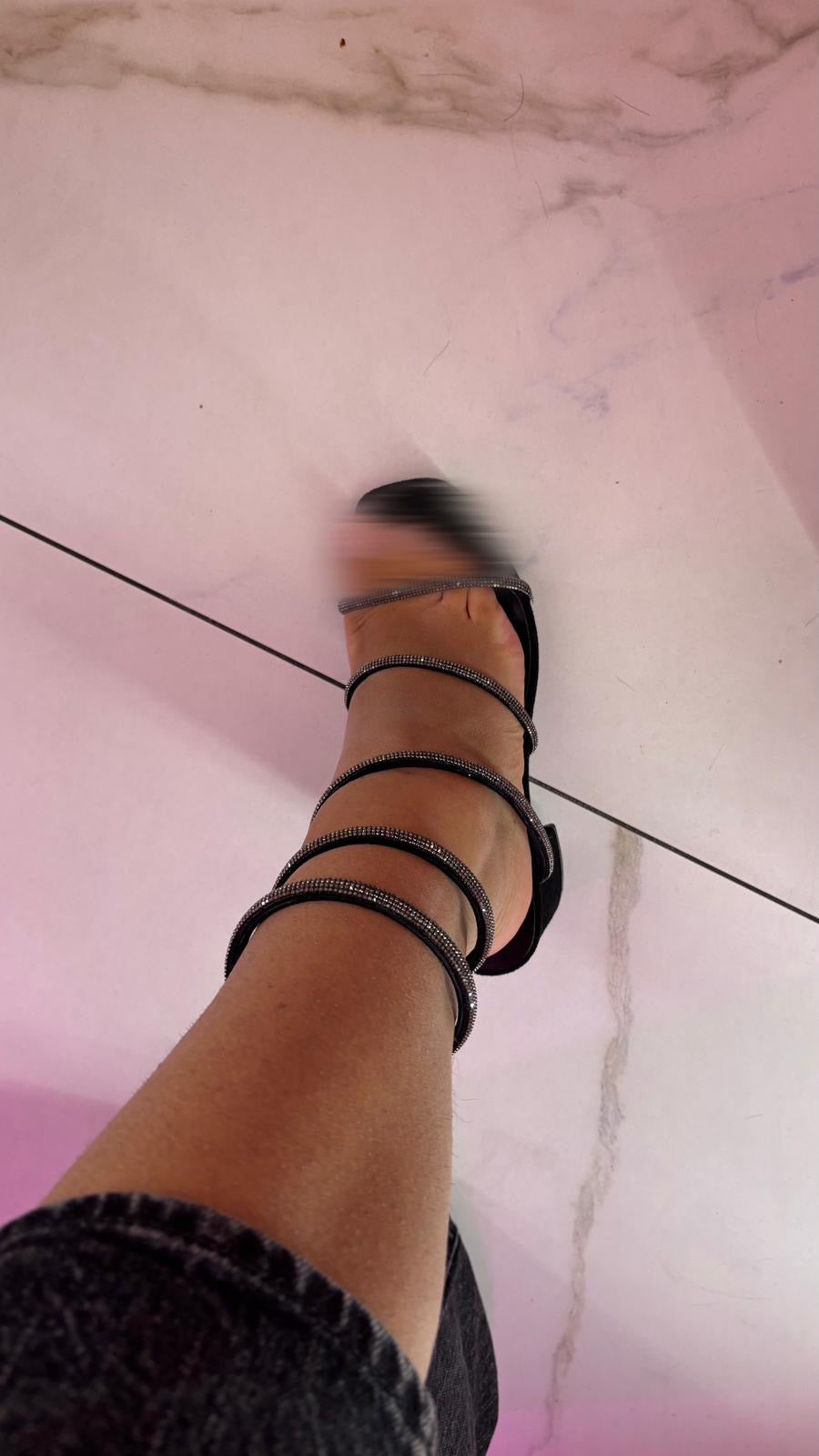 Talon swarzki montante à la cheville