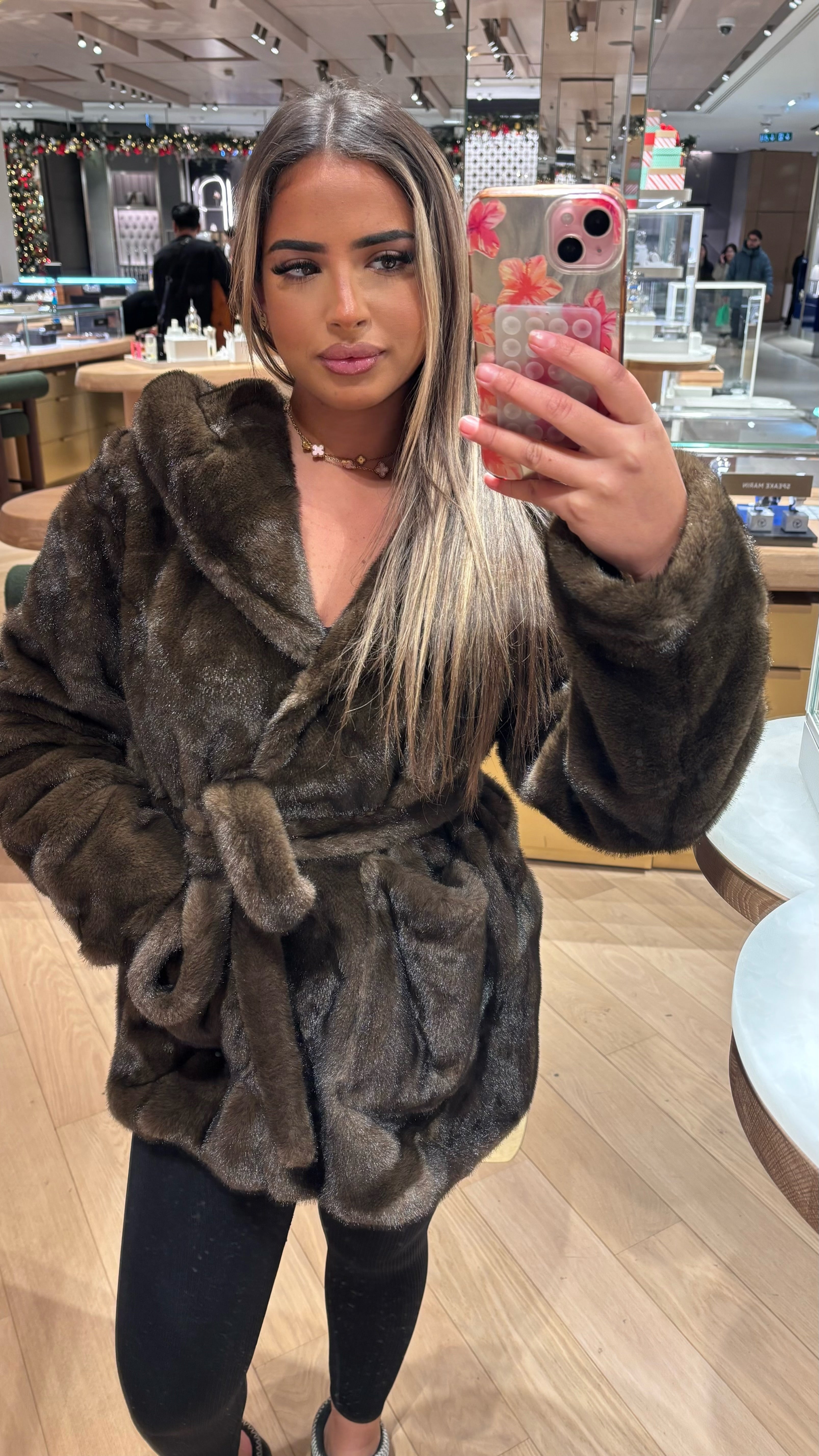 Fourrure végane capuche