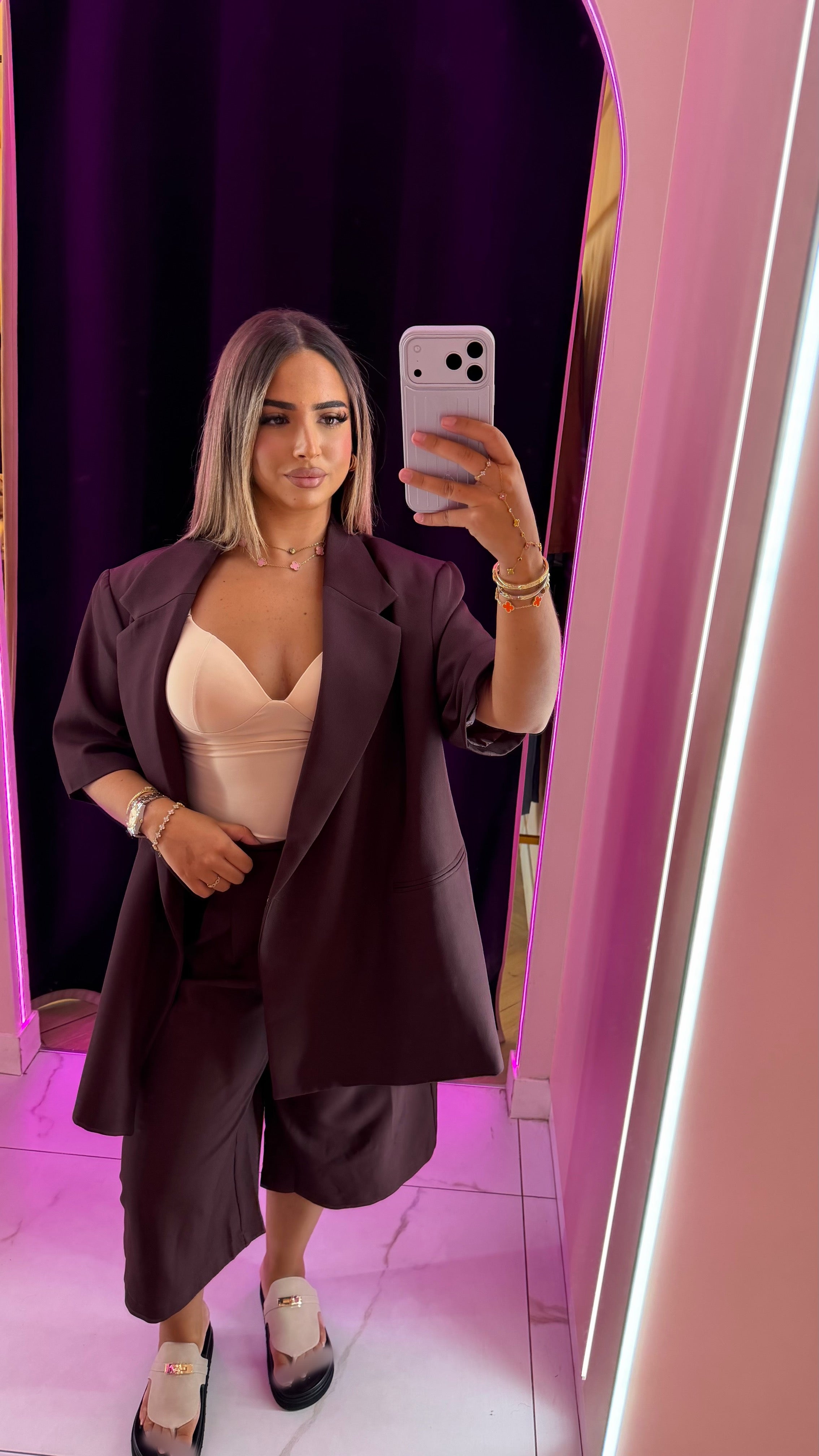 Ensemble bermuda qualité supérieur couleur bordeaux  aubergine 🍆