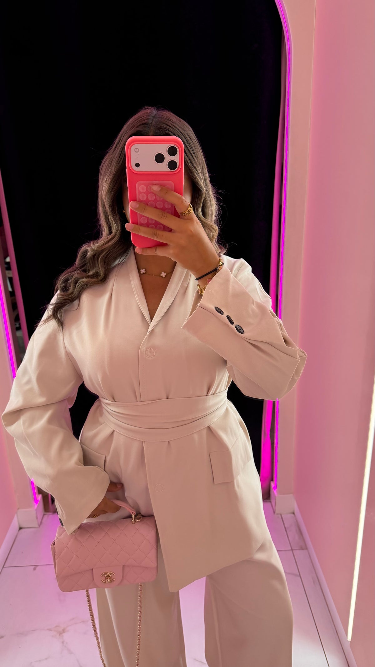 Magnifique ensemble tailleur grosse ceinture ajustable au dos
